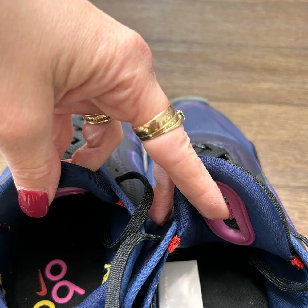 NikeAir Max 2090 Blue Void-Active Fuchsia‎ Women’s Size 9.5